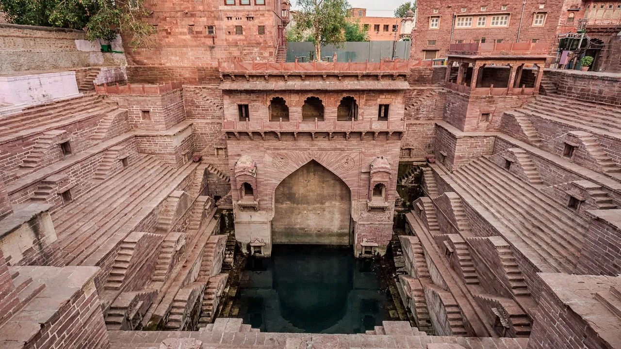 Tourist Taxi Service to Toorji Ka Jhalra
